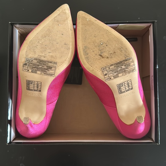 Forever21 Hot pink pointy heels - size 7 - Picture 2 of 4